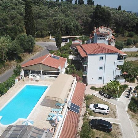 Majestic Apartment In Mpenitses With Shared Pool Esterno foto