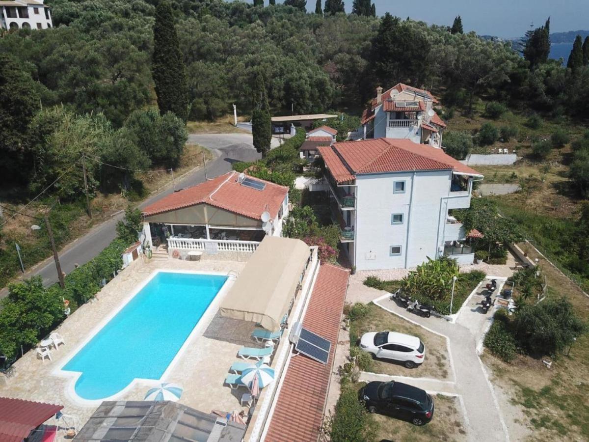 Majestic Apartment In Mpenitses With Shared Pool Esterno foto