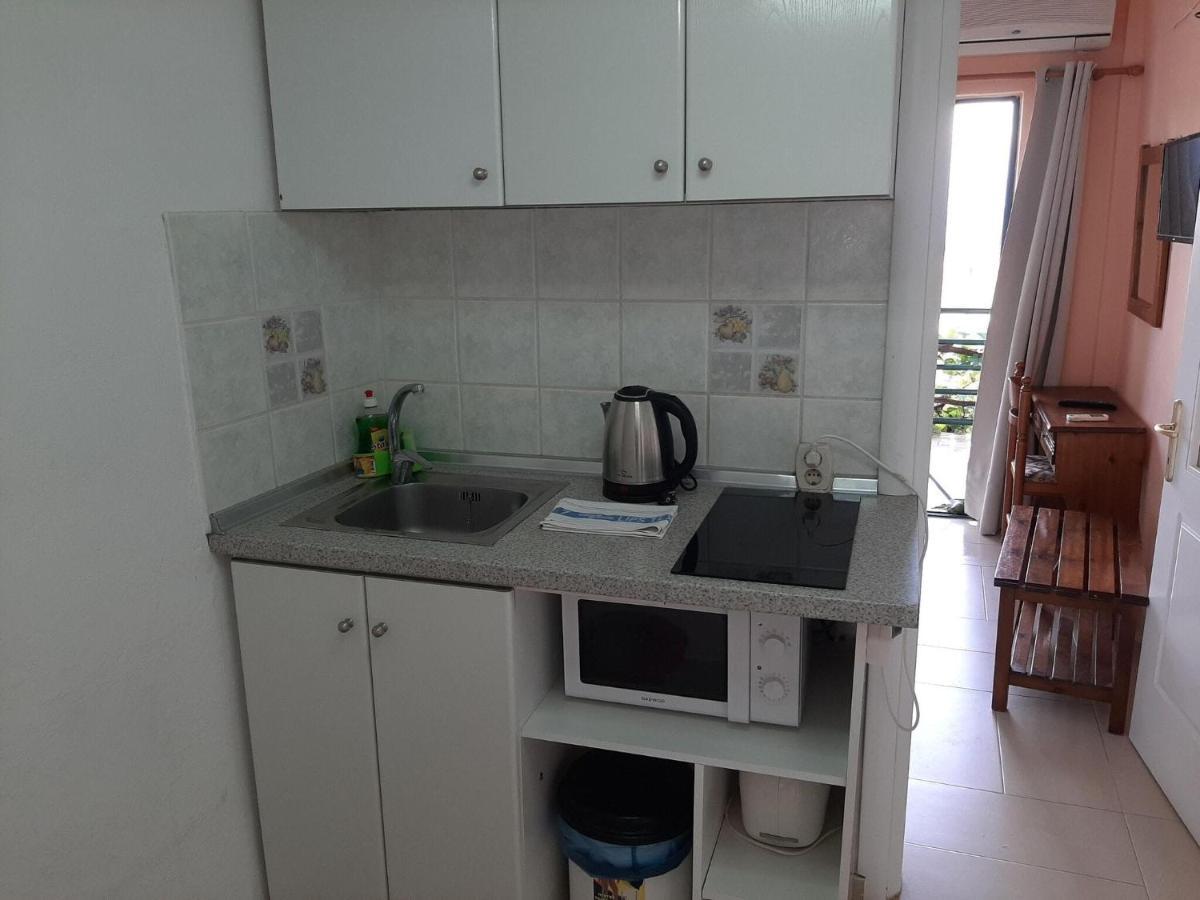 Majestic Apartment In Mpenitses With Shared Pool Esterno foto
