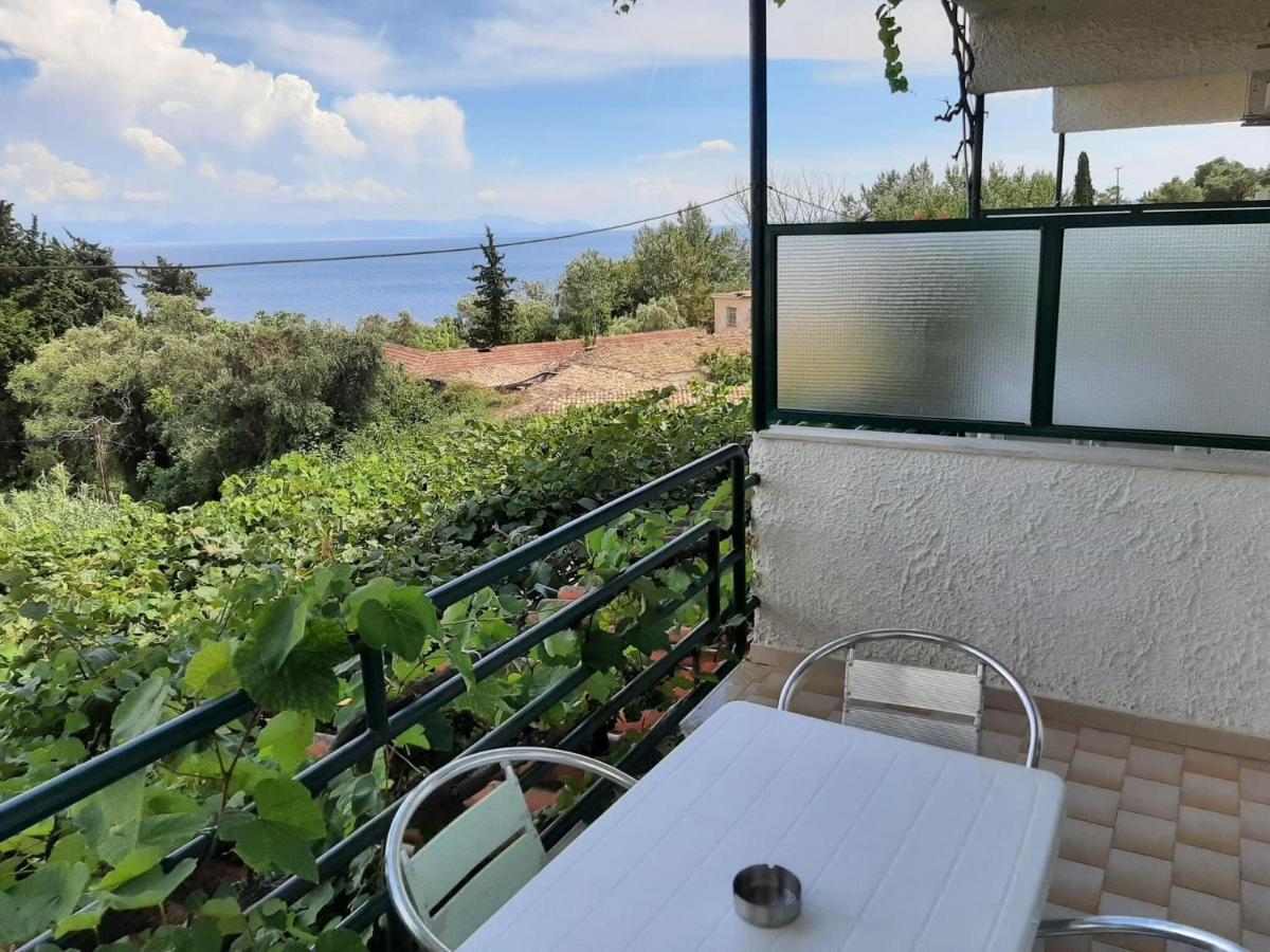 Majestic Apartment In Mpenitses With Shared Pool Esterno foto