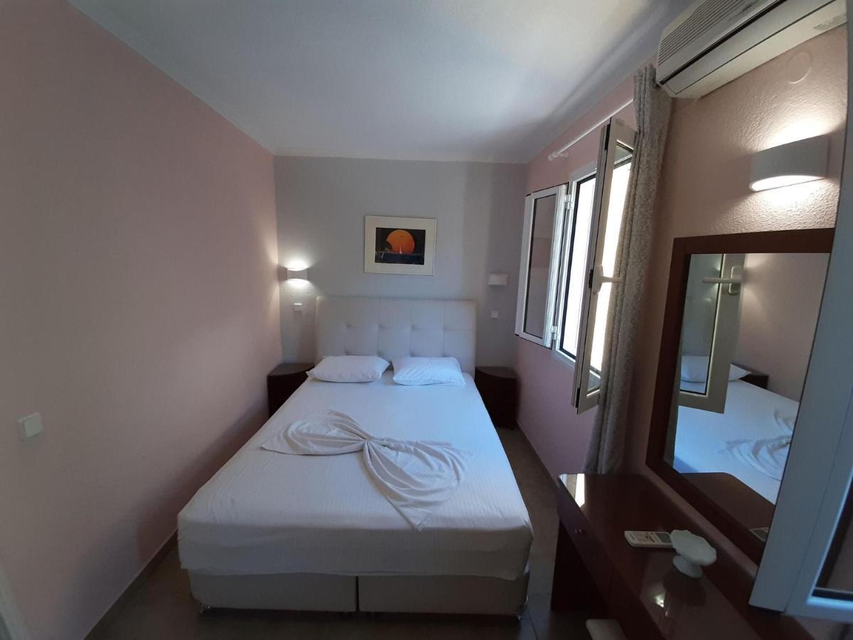 Majestic Apartment In Mpenitses With Shared Pool Esterno foto