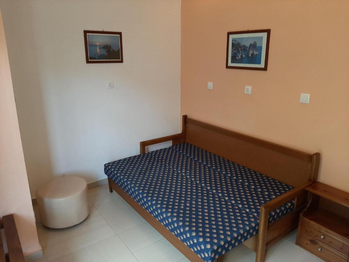 Majestic Apartment In Mpenitses With Shared Pool Esterno foto